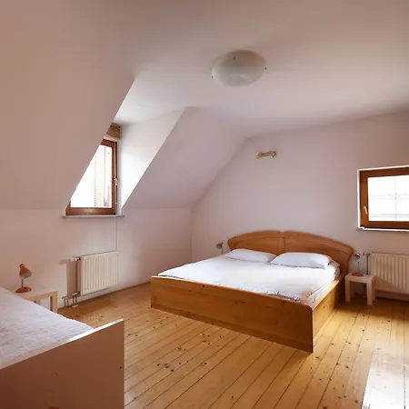 Spacious 2-bedroom Zabjak With Ac Tour As *