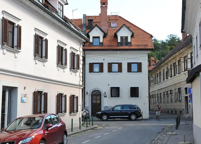 Spacious 2-bedroom Zabjak With Ac Tour As