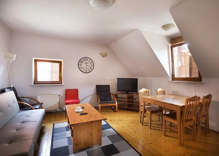 Spacious 2-bedroom Zabjak With Ac Tour As Laibach