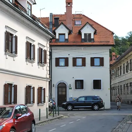 Spacious 2-bedroom Zabjak With Ac Tour As